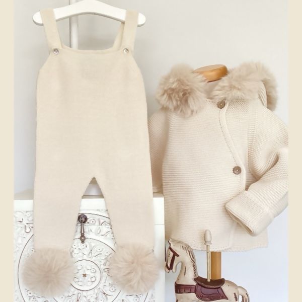 Follow @angelasonline for all our latest fashion