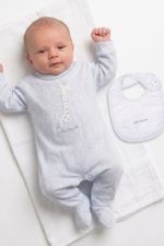 Tutto-Piccolo-baby-boys-giraffe-sleepsuit.jpg