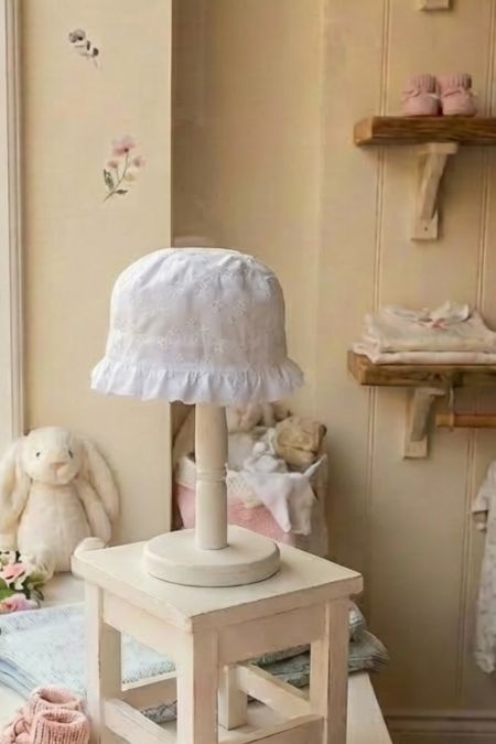 Little Star baby girls Broderie Anglaise sun hat CM31651 White